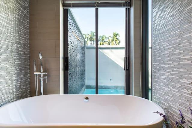 Villa Crystal Two-Bedroom Private Pool Villa Phuket Luaran gambar